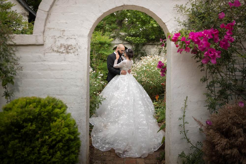 What Happens at a Wedding Dress Fitting